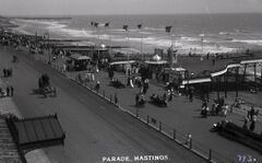 H000183 The Parade and Pier at Hastings c.1905 - Flickr - East Sussex Libraries Historical Photos.jpg
